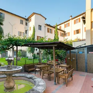 Archi Rossi Hostel